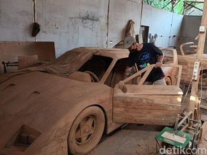 Replika Mobil Mewah Berbahan Kayu Made in Boyolali Ngebut ke Eropa Replika Mobil Mewah Berbahan Kayu Made in Boyolali Ngebut ke Eropa