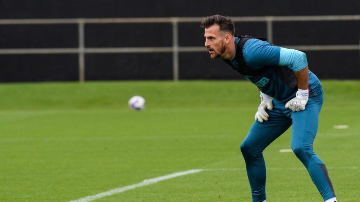NEWCASTLE UPON TYNE, ENGLAND - AUGUST 22: Goalkeeper Martin Dubravka looks on during the Newcastle United Training Session at the Newcastle United Training Ground on August 22, 2022 in Newcastle upon Tyne, England. (Photo by Serena Taylor/Newcastle United via Getty Images)