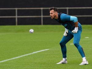 Resmi! MU Gaet Martin Dubravka