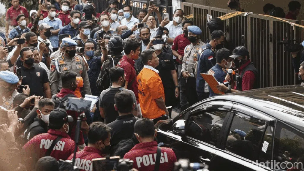 Melihat Lebih Dekat Rekonstruksi Pembunuhan Yosua Melihat Lebih Dekat Rekonstruksi Pembunuhan Yosua