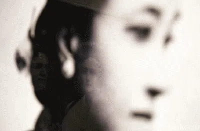 Melihat Kisah Panjang Kebaya Dalam Pameran Foto