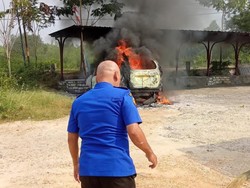 Avanza di Bangkalan Terbakar Saat Ditinggal Sopir Makan