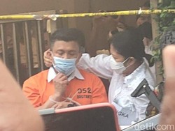 Momen Putri Candrawathi Pasangkan Masker ke Sambo yang Tangannya Terikat