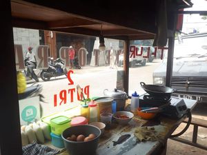 Jokowi Janji 2 Minggu Harga Telur Turun, Kok Belum Ada Koordinasi ke Pedagang?