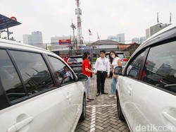 Melirik Harga Mobil Bekas Merek China, Turun Berapa ?