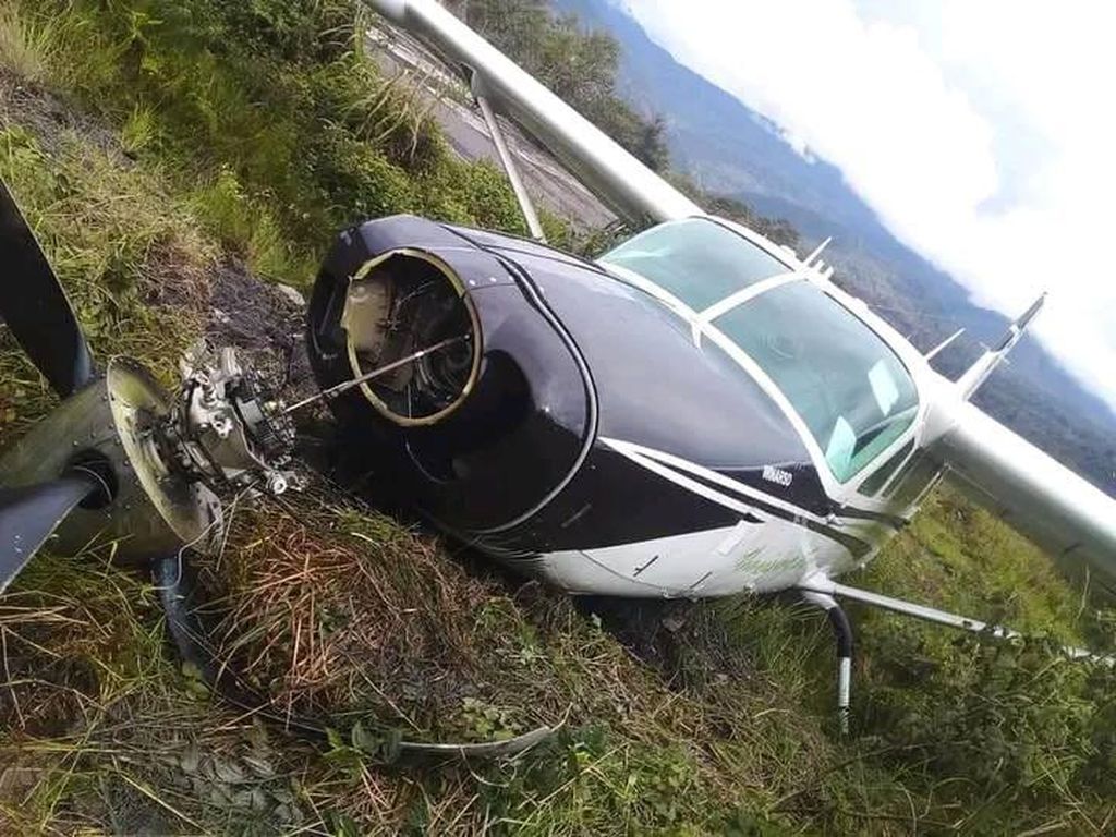 Pesawat Tergelincir di Bandara Sinak Papua, 4 Orang Luka-luka