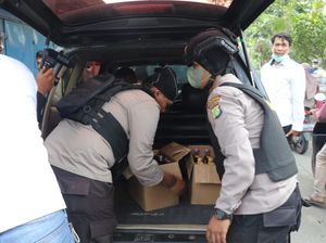Penjual Miras Berkedok Toko Kelontong di Tangerang Digerebek Penjual Miras Berkedok Toko Kelontong di Tangerang Digerebek