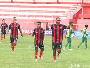 Putra Delta Sidoarjo Bantai PSBS Biak 3-0 Putra Delta Sidoarjo Bantai PSBS Biak 3-0