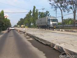 Kurangi Kepadatan Lalin, Sebagian Lajur Jalan Nasional Lamongan Dibuka