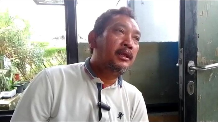 一位姓名首字母为 HK (45) 的吴哥司机讲述了他在西爪哇茂物与一辆 KRL 发生碰撞时幸存下来的时刻。