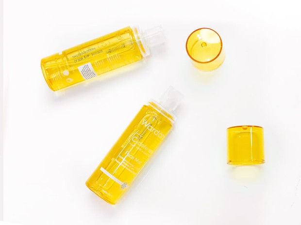 Wardah C-Defense Face Mist / foto : femaledaily.com Wardah C-Defense Face Mist / foto : femaledaily.com