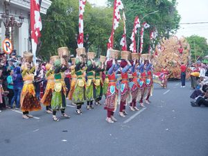 Sederet Kostum Karnaval Kreatif Peringat Hari Pendidikan Nasional Sederet Kostum Karnaval Kreatif Peringat Hari Pendidikan Nasional