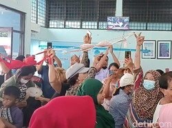 Diprotes Emak-emak gegara Air Mati, PDAM: Pipanya Masuk Angin