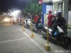 Warga Tasik-Ciamis Mulai Antre Isi Full Tank Jelang Isu BBM Naik