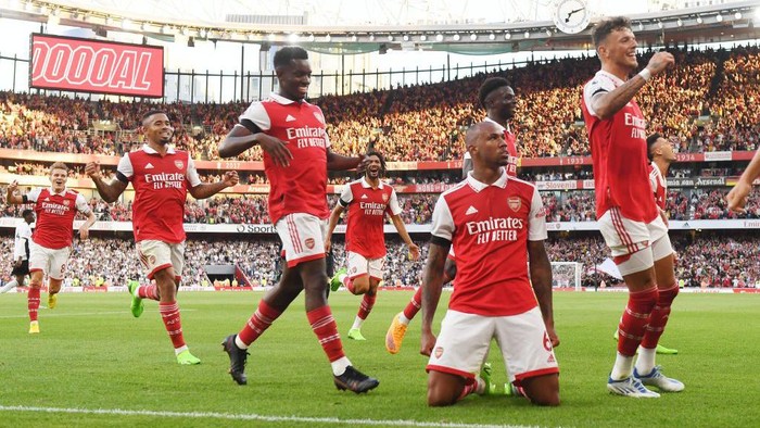 LONDON, ENGLAND - AUGUST 27: (2ndR) Gabriel celebrates scoring the 2nd Arsenal goal with (R) Ben White and (RO Eddie Nketiah during the Premier League match between Arsenal FC and Fulham FC at Emirates Stadium on August 27, 2022 in London, England. (Photo by Stuart MacFarlane/Arsenal FC via Getty Images)