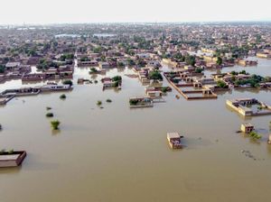Parahnya Kerusakan Akibat Banjir di Pakistan: Mundur 50 Tahun!