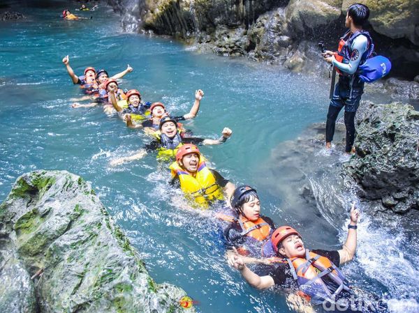 Rekomendasi Tempat Seru Akhir Pekan: Green Canyon Pangandaran