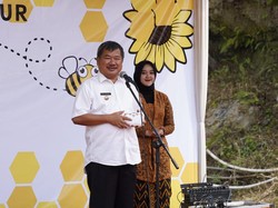 Bupati Garut Resmikan Eduwisata Perlebahan di Desa Pasawahan