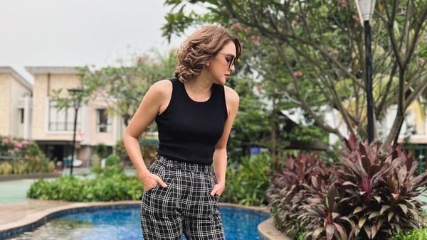 8 Foto Terbaru Donna Agnesia yang Makin Langsing & Awet Muda Turun BB 6 Kg