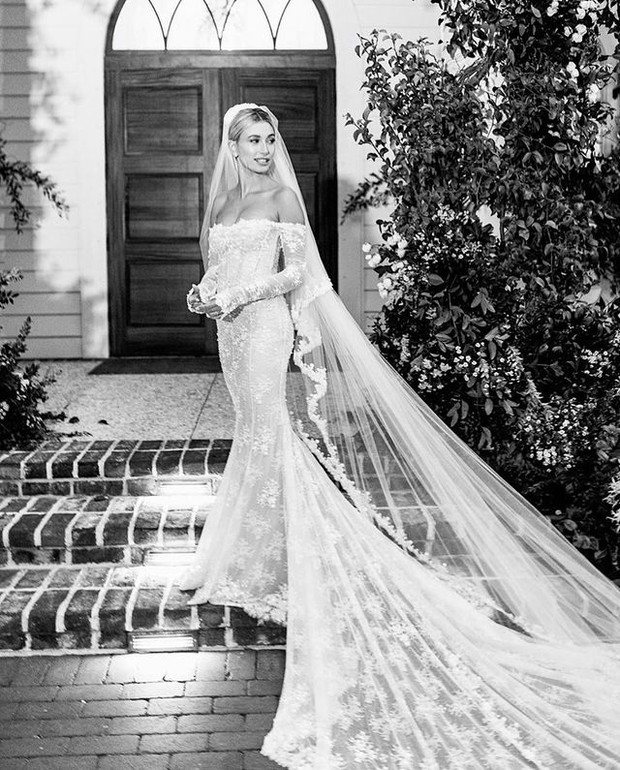 Gaun pengantin hailey bieber mengundang kontroversi