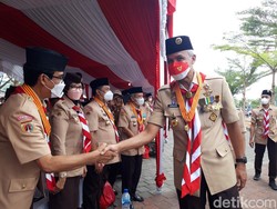 Pesan Gubernur Ganjar di Depan Para Pelajar: Ojo Kawin Bocah!