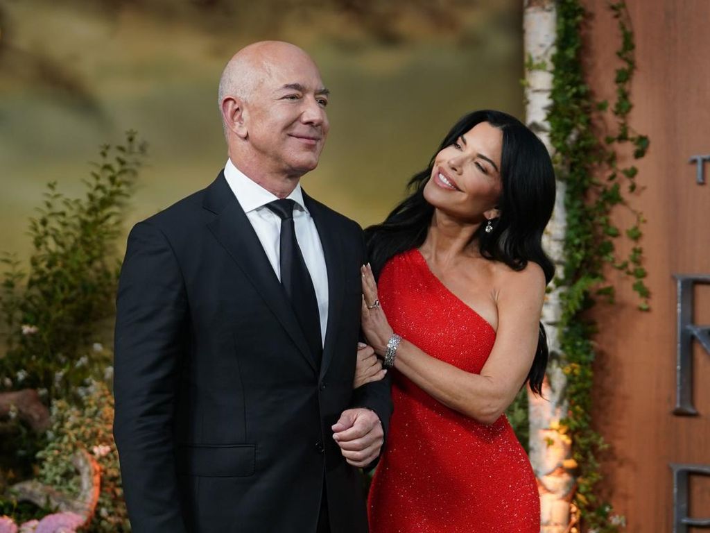 Sosok Pacar yang Mungkin Temani Jeff Bezos ke Bali