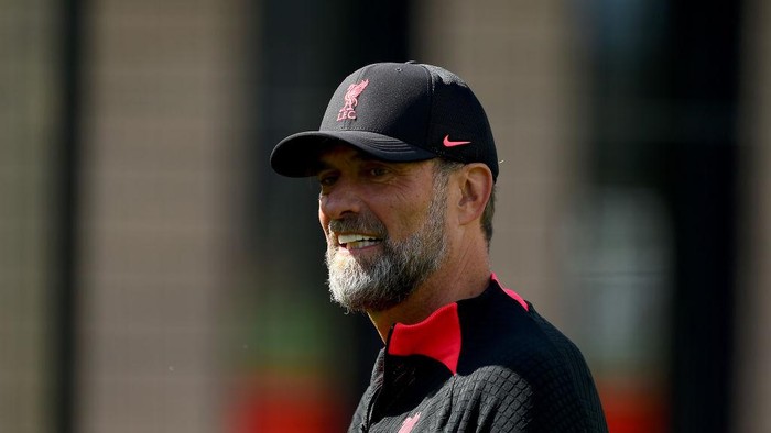 KIRKBY, ENGLAND - AUGUST 29: (THE SUN OUT, THE SUN ON SUNDAY OUT) Jurgen Klopp manager of Liverpool during a training session at AXA Training Centre on August 29, 2022 in Kirkby, England. (Photo by Andrew Powell/Liverpool FC via Getty Images)
