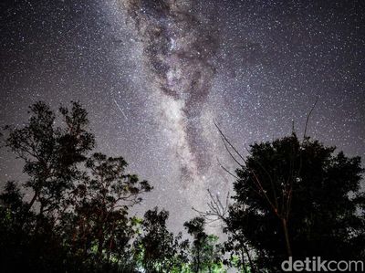 Menikmati Lanskap Milky Way di Perbatasan RI-Timor Leste, Nih Fotonya