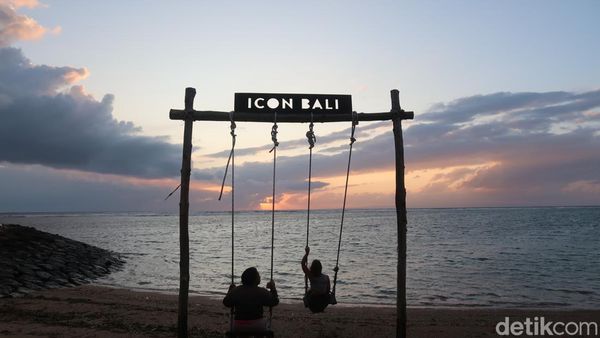 Damainya Pagi di Pantai Sindhu