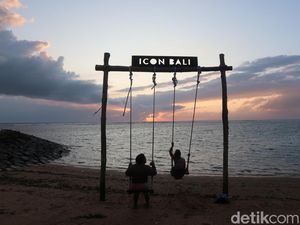 Pagi Hari di Pantai Sindhu, Turis Banyak Olaharaga Pagi Hari di Pantai Sindhu, Turis Banyak Olaharaga