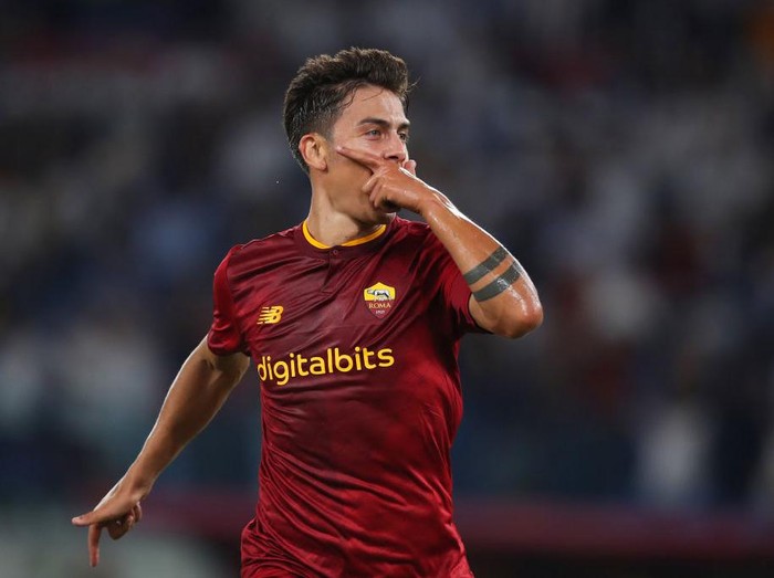 ROME, ITALY - AUGUST 30: Paulo Dybala of AC Monza celebrates after scoring their team's first goal during the Serie A match between AS Roma and AC Monza at Stadio Olimpico on August 30, 2022 in Rome, Italy. (Photo by Paolo Bruno/Getty Images)