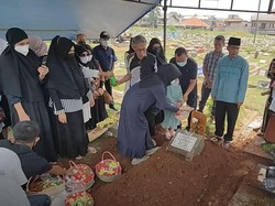Ibunda Ressa Herlambang Meninggal Setelah Berjuang Lawan Kanker Serviks