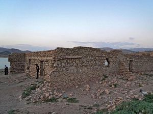 Desa Ini Muncul Lagi Gegara Waduk Duhok di Irak Mengering Desa Ini Muncul Lagi Gegara Waduk Duhok di Irak Mengering
