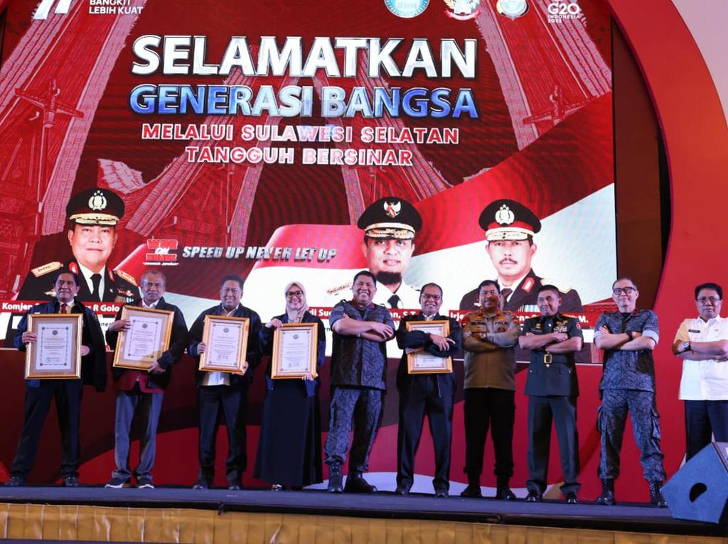Program Lorong Bebas Narkoba Walkot Makassar Sabet Penghargaan BNN