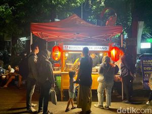 Menjajal Ramen Viral dengan Konsep Kaki Lima di Jakarta Selatan Menjajal Ramen Viral dengan Konsep Kaki Lima di Jakarta Selatan