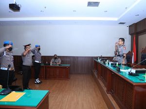 Selain Kombes Edwin, 2 Perwira Polisi Lain Juga Diberhentikan Tidak Hormat Selain Kombes Edwin, 2 Perwira Polisi Lain Juga Diberhentikan Tidak Hormat