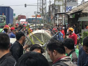 Kecelakaan Maut Bekasi Tewaskan 10 Orang, 7 di Antaranya Anak-anak Kecelakaan Maut Bekasi Tewaskan 10 Orang, 7 di Antaranya Anak-anak