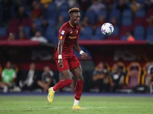 Mourinho Kemarin Kritik Abraham, Kini Puji-puji Mourinho Kemarin Kritik Abraham, Kini Puji-puji