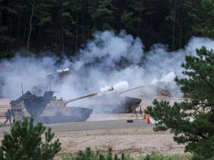 AS-Korsel Gelar Latihan Tembak Dekat Perbatasan Korut AS-Korsel Gelar Latihan Tembak Dekat Perbatasan Korut