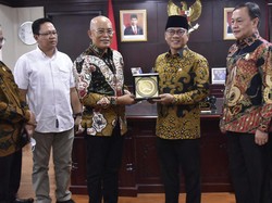 Temui Waket MPR, Bupati Ungkap Masalah Pembangunan di Bengkulu Selatan