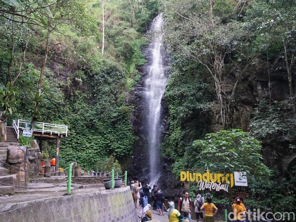 Air Terjun Dlundung Mojokerto yang Menyegarkan Mata