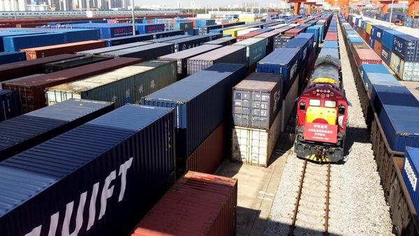 Angkut 42 Kontainer, Ini Penampakan Kereta Kargo Lintas China-Eropa
