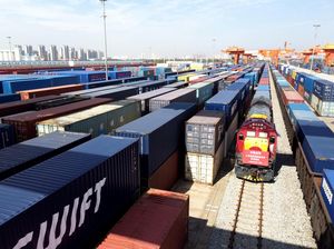 Angkut 42 Kontainer, Ini Penampakan Kereta Kargo Lintas China-Eropa Angkut 42 Kontainer, Ini Penampakan Kereta Kargo Lintas China-Eropa