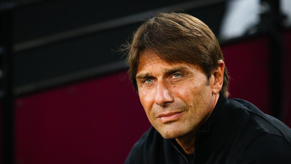 Antonio Conte kecam VAR di laga West Ham United vs Tottenham Hotspur. (Foto: Getty Images/Craig Mercer/MB Media)