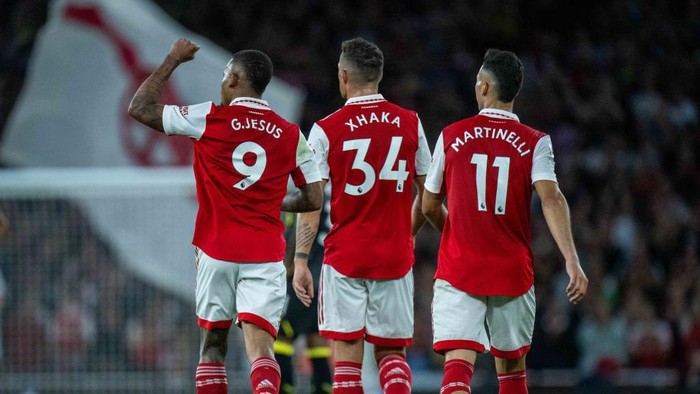 LONDON, ENGLAND - AUGUST 31: Gabriel Jesus of Arsenal FC celebrates with Granit Xhaka and Gabriel Martinelli after scoring 1st goal during the Premier League match between Arsenal FC and Aston Villa at Emirates Stadium on August 31, 2022 in London, United Kingdom. (Photo by Sebastian Frej/MB Media/Getty Images)