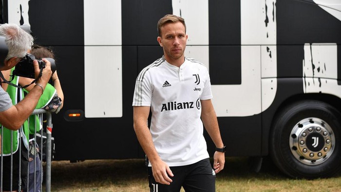 VILLAR PEROSA, ITALY - AUGUST 04: Arthur Melo of Juventus arrives at the stadium prior to the Pre-Season Friendly between Juventus vs Juventus B on August 04, 2022 in Villar Perosa, Italy. (Photo by Valerio Pennicino - Juventus FC/Juventus FC via Getty Images)
