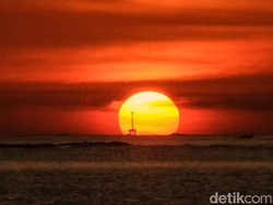 Mau Kejar Sunset Cantik? Coba Kunjungi Pantai Oeusapi di Wini