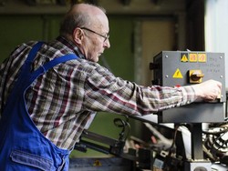 Debat Usia Pensiun di Jerman