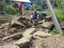 Jeritan Warga Enrekang Berhari-hari Terisolir gegara Tanah Bergerak