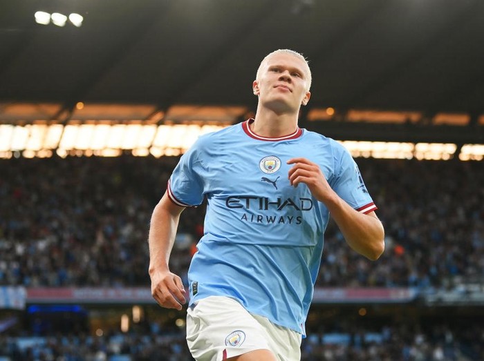 MANCHESTER, ENGLAND - AUGUST 31: Erling Haaland of Manchester City celebrates scoring their side's first goal during the Premier League match between Manchester City and Nottingham Forest at Etihad Stadium on August 31, 2022 in Manchester, England. (Photo by Michael Regan/Getty Images)